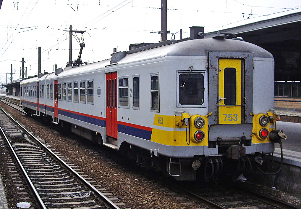 SNCB AM78 No. 753, Bruxelles Midi, 30.10.2011.