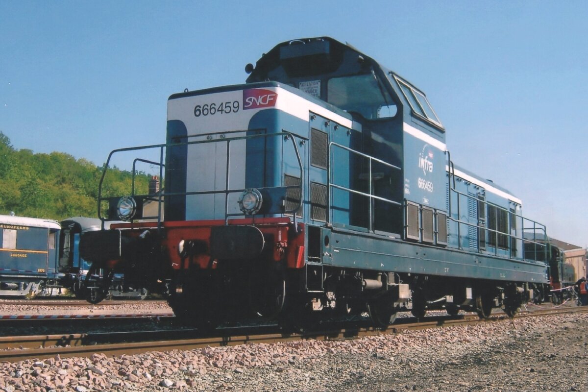 SNCF 66459 steht während das Weekend-a-Vapeur ins AJECTA Gelände in LOngueville am 19 September 2011.