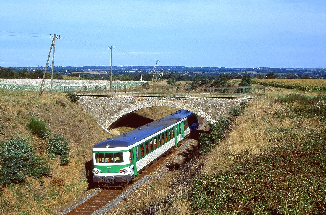 SNCF 8624 + x4595, Plancoët, 88645, 25.08.1997. Ligne Dinan - Lamballe.