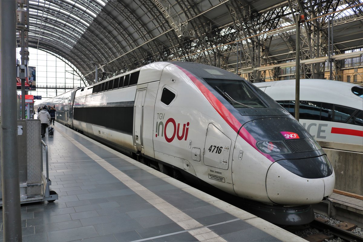 SNCF Alstom TGV Duplex 4716 (310 0032) am 01.12.18 in Frankfurt am Main Hbf 
