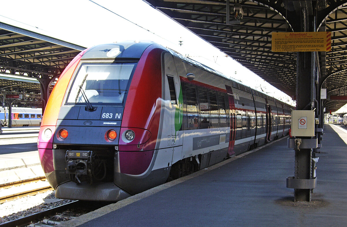 SNCF B 82683, Paris, Gare de l'Est, 1.10.2012. 