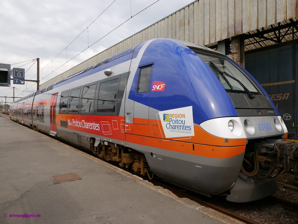SNCF B81680 in Région Poitou-Charentes Lackierung.
2014-07-19  Angoulême 