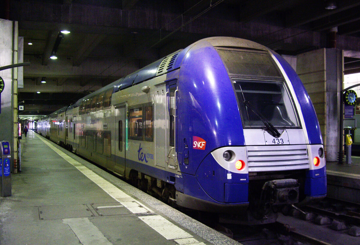 SNCF Baureihe Z 26500, Triebwagen Z 26566, Paris Gare Montparnasse, 23.10.2012.