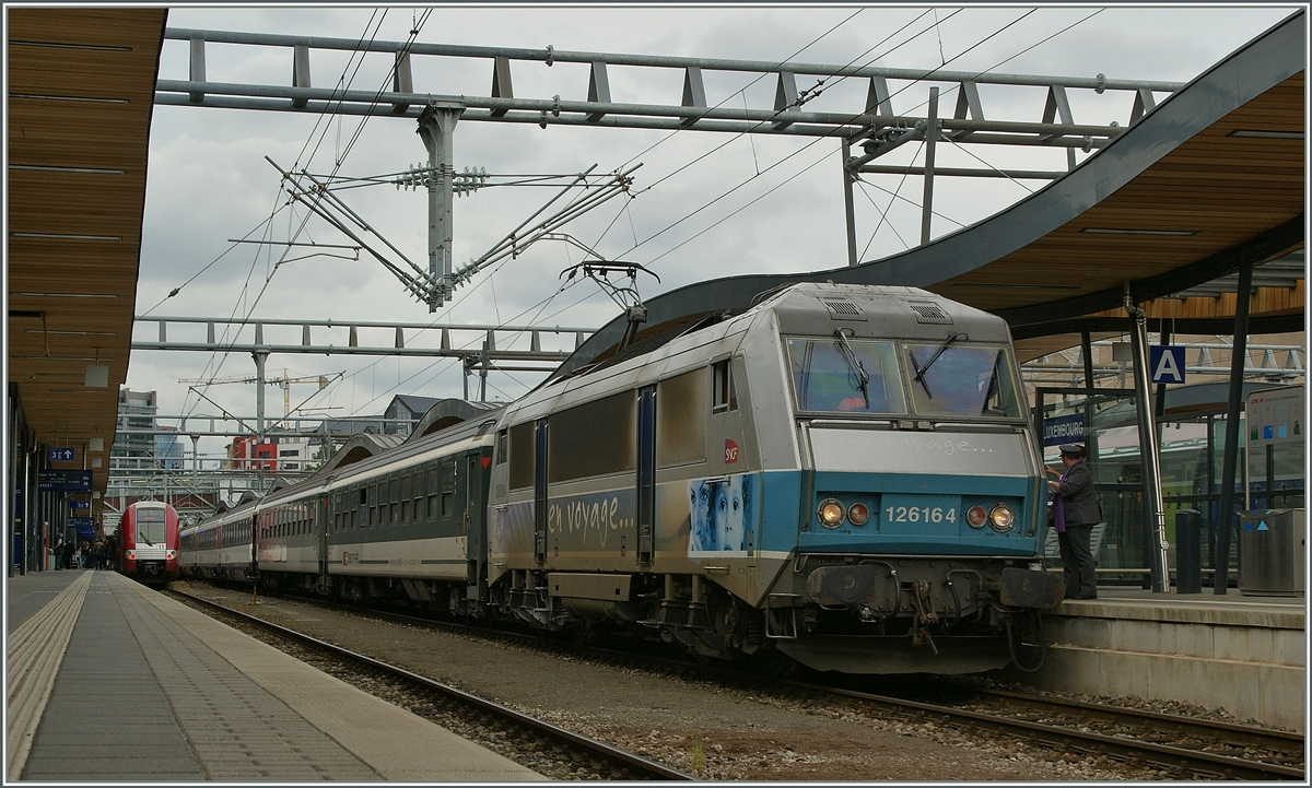 SNCF BB 26 164 mit dem EC Bruxelles - Basel SBB in Luxembourg Ville. 
14. Juni 2013