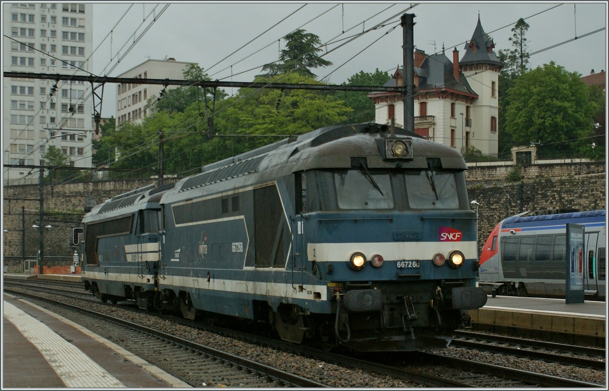 SNCF BB 67268 und eine Schwesterlok in Dijon.
22. Mai 2012