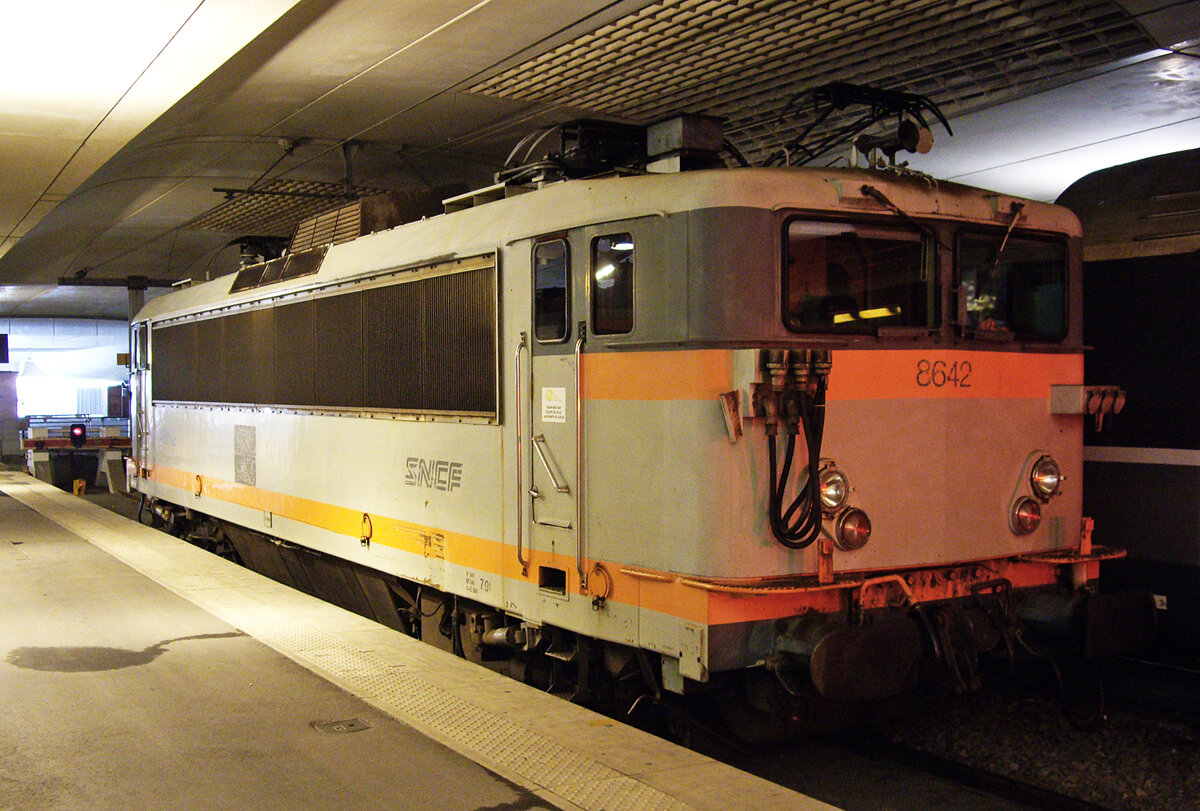 SNCF BB 8642, Paris Gare d'Austerlitz, 5.10.2012.