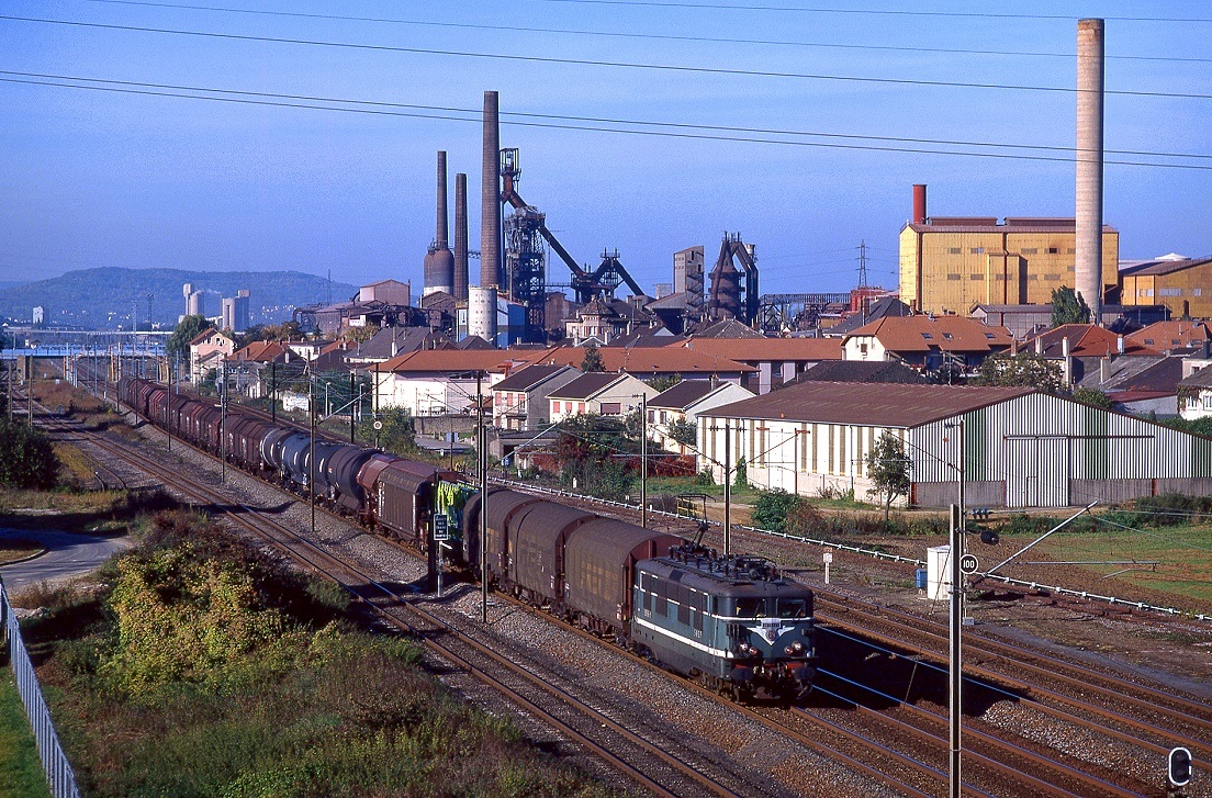 SNCF BB16669, Uckange (Strecke Thionville - Metz), 13.10.1994.