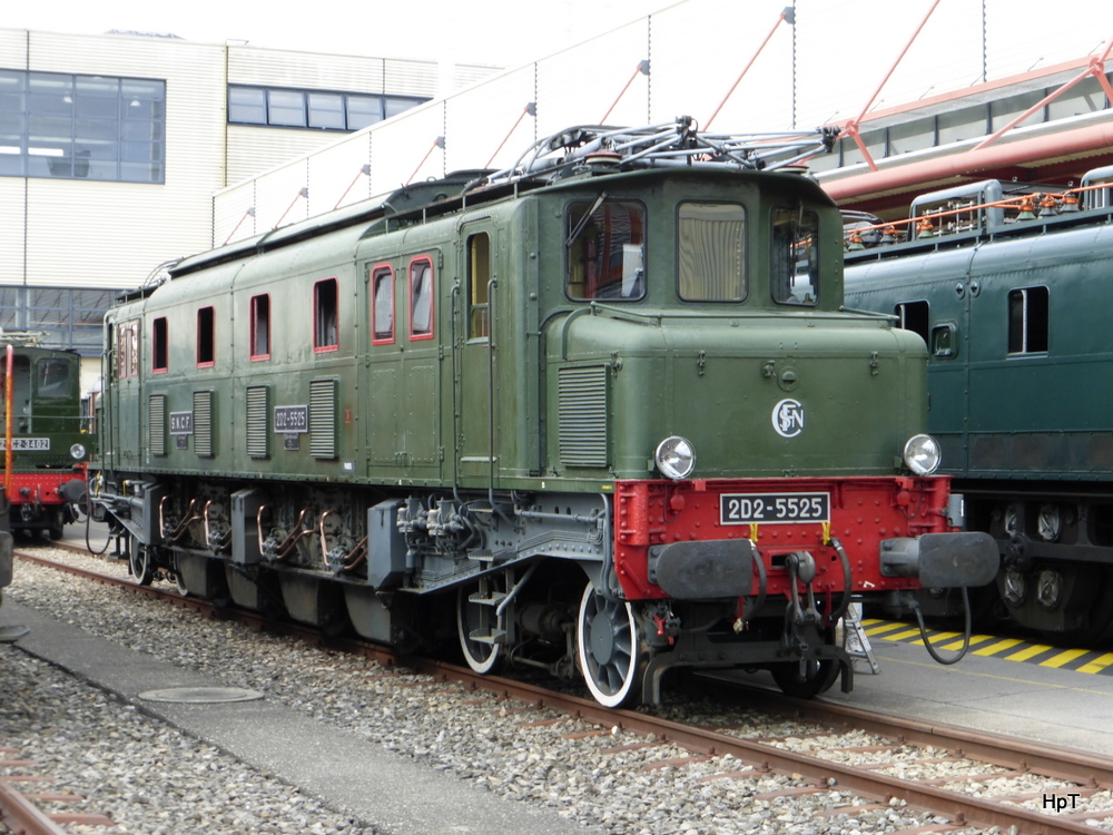 SNCF - Lok 2D2-5525 im Areal der ABB Sècheron in Genf an einer Ausstellung Historischer Loks am 14.09.2014