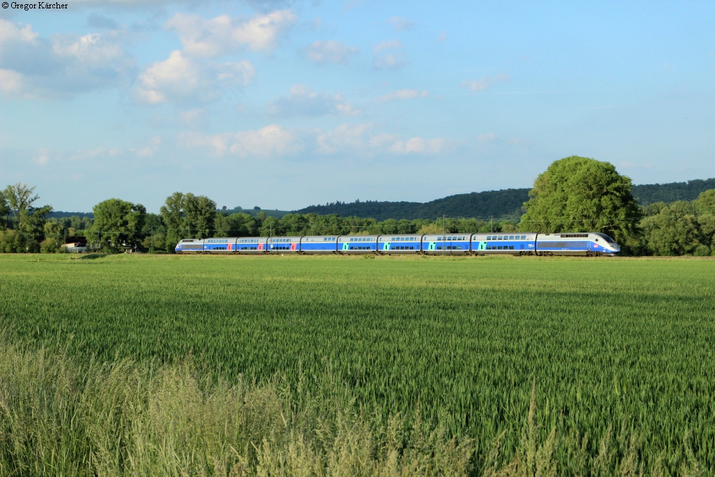 SNCF TGV 4724 Richtung Karlsruhe und Paris bei Ka-Durlach, 17.05.2015.