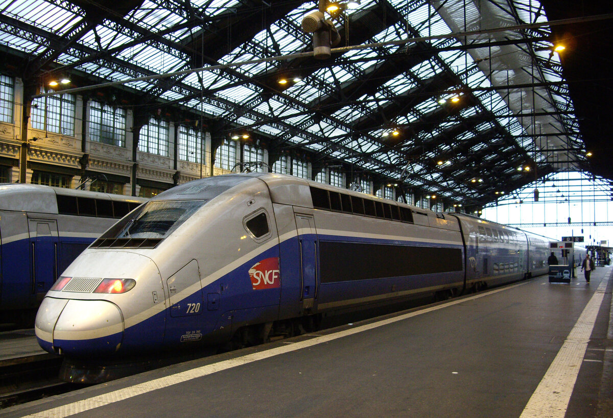 SNCF TGV Dasye, ou TGV Duplex Asynchrone ERTMS, No. 720, Paris Gare de Lyon, 8.10.2012.