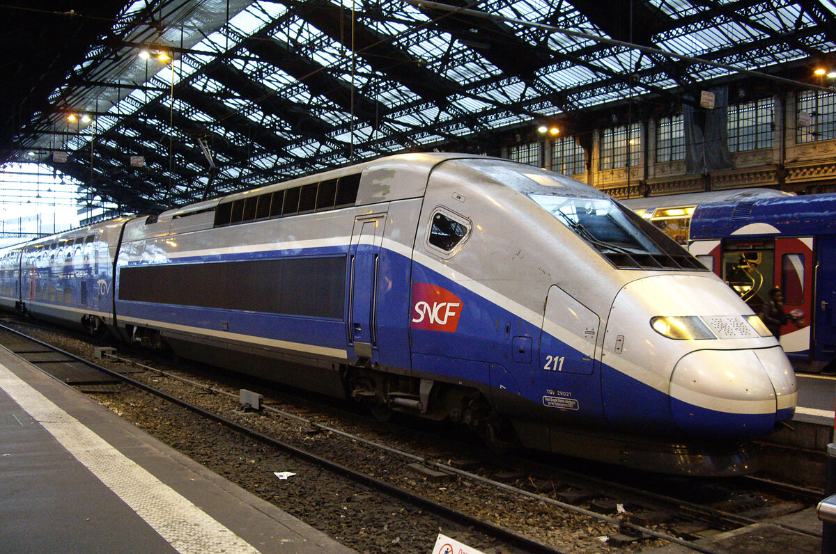 SNCF TGV Duplex, No. 211, Paris Gare de Lyon, 8.10.2012.