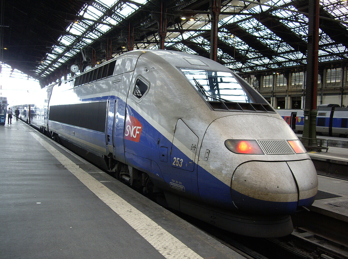 SNCF TGV Duplex, No. 253, Paris Gare de Lyon, 12.10.2012.