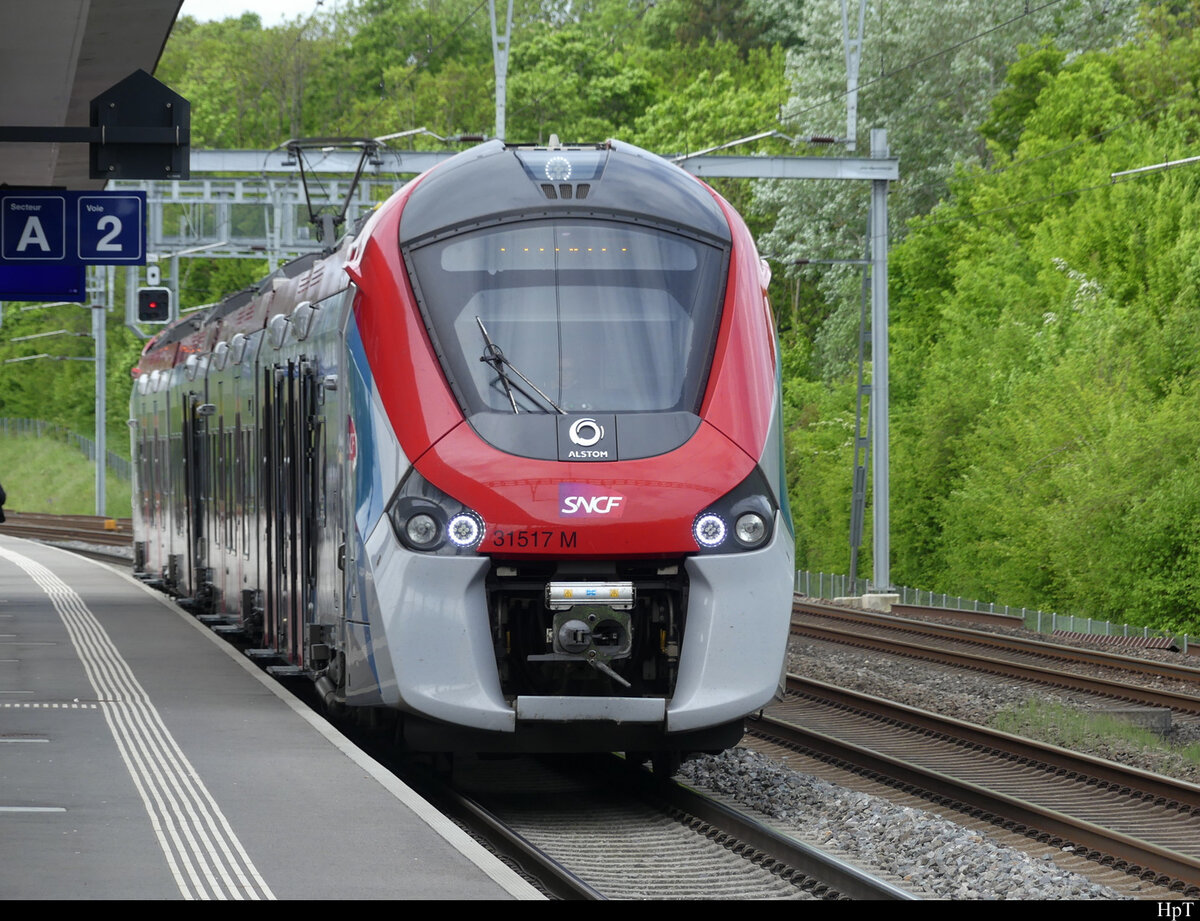 SNCF - Triebwagen 94 87 003 1 517 im SBB Bhf. Mies am 06.05.2022