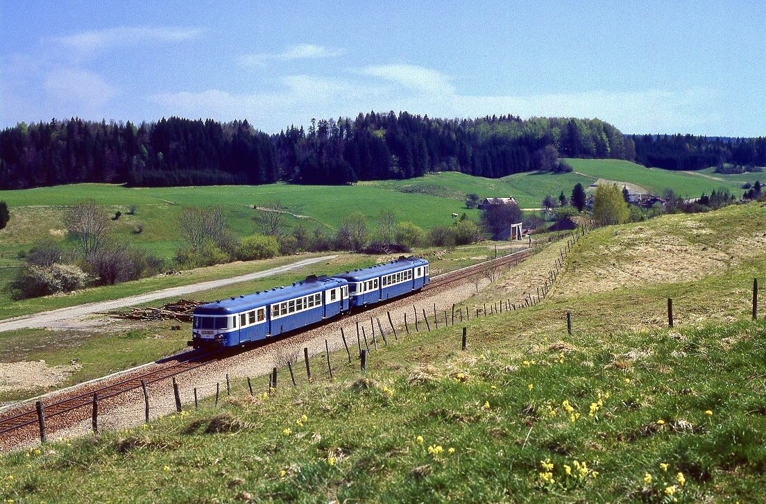 SNCF x2854 + x2818, La Chaumusse, Fort du Plasne, 09.05.1998.