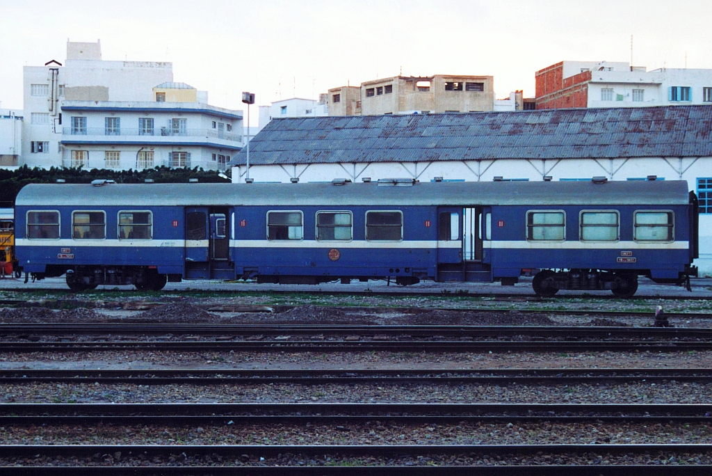 SNCFT YB 5472 am 27.Dezember 2001 im Depot Sousse. (Fotoscan)