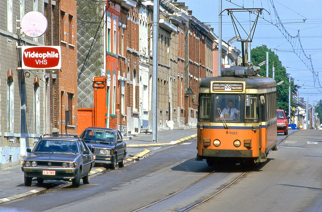 SNCV Tw 9183 in Trazegnies kurz vor Erreichen der Endstelle, 16.06.1987.