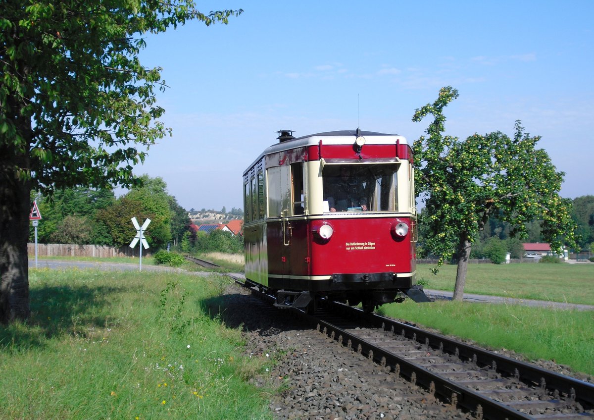 So wurde auch der Standpunkt an der Osterallee zu Gernrode fotografisch umgesetzt und  als geeignet auch für größere Gruuppen befunden. 18.08.2011