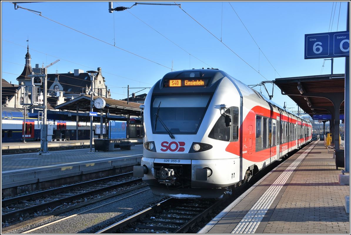 SOB 526 055-9 der S40 nach Einsiedeln in Rapperswil. (15.12.2017)