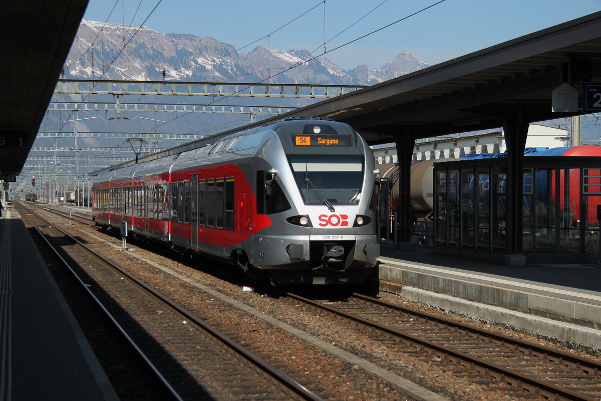 SOB FLIRT der S4 nach Sargans beim Halt in Buchs/SG.14.03.17