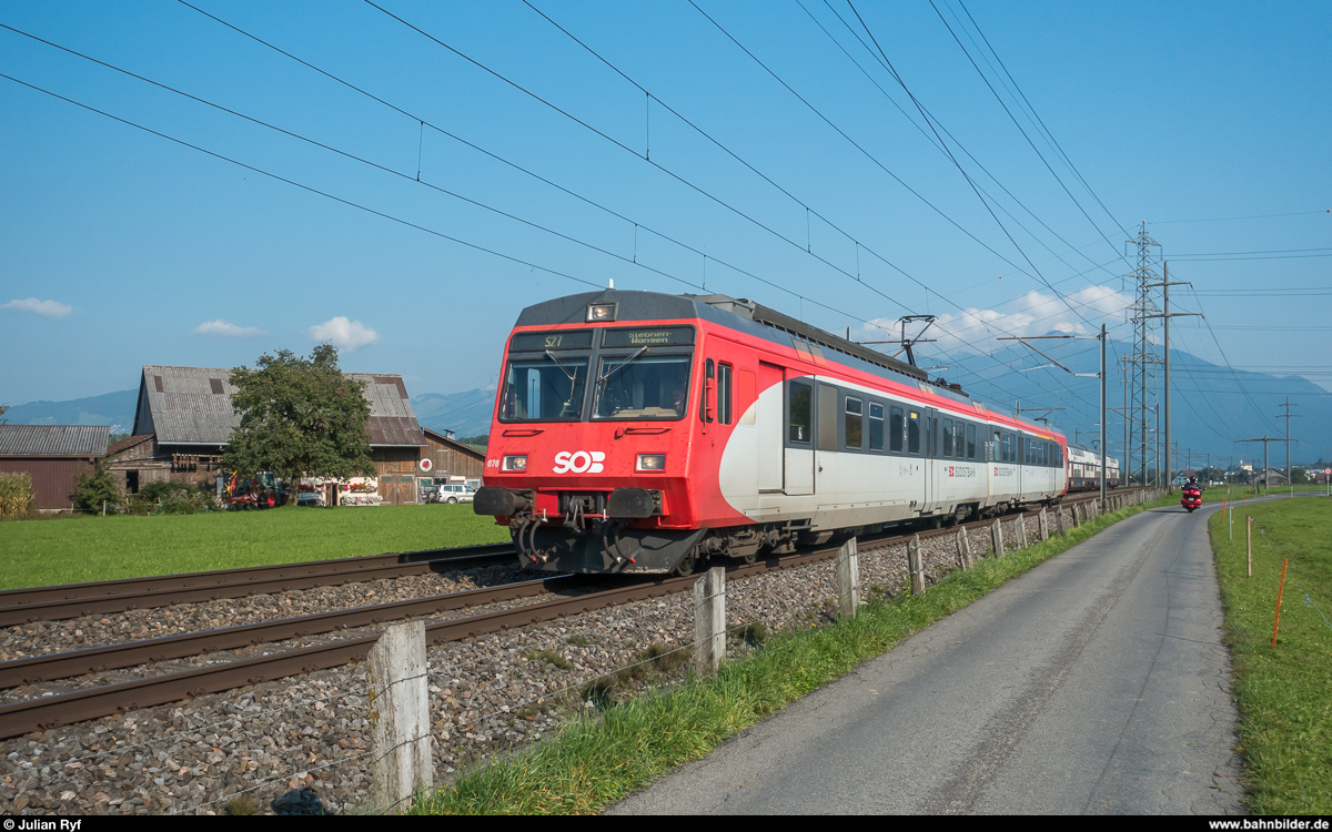 SOB RBDe 566 076 am 23. September 2017 als March-Shuttle S27 zwischen Schübelbach-Buttikon und Siebnen-Wangen.
