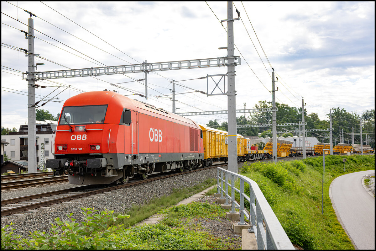 Soeben angekommen am Morgen des 18. Juli 2026 ist 2016 081 mit 3 Weichen f�r den Bahnhof S�ding Mooskirchen 