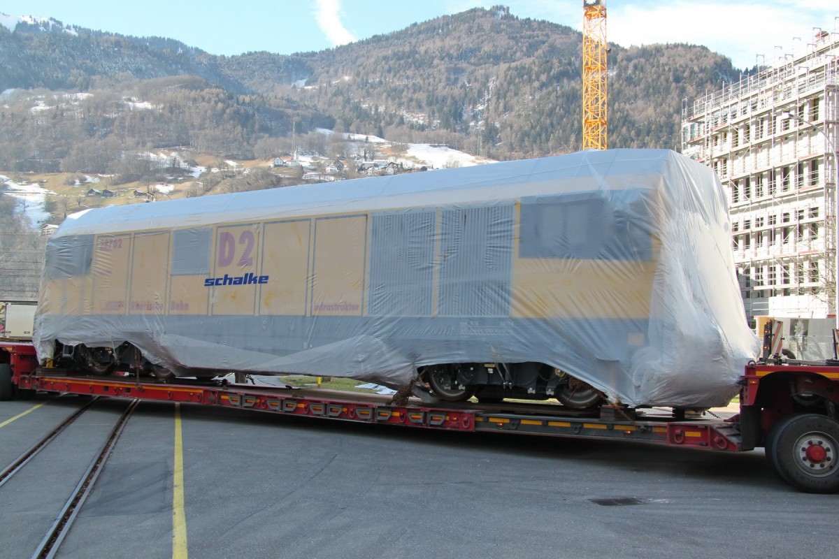 Soeben aus Deutschland eingetroffen,das zweite Infrastruktur Fahrzeug der RhB,Gmf4/4 D2 Nr.28702(Schalker Eisenhütte Maschinenfabrik GmbH)in der HW Landquart.21.01.15