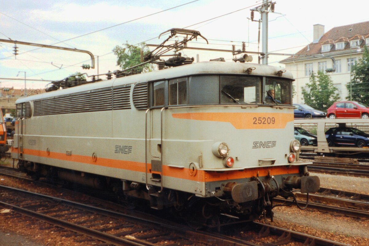 Solofahrt für 25209 durch Mulhouse am 27 Juli 1999.