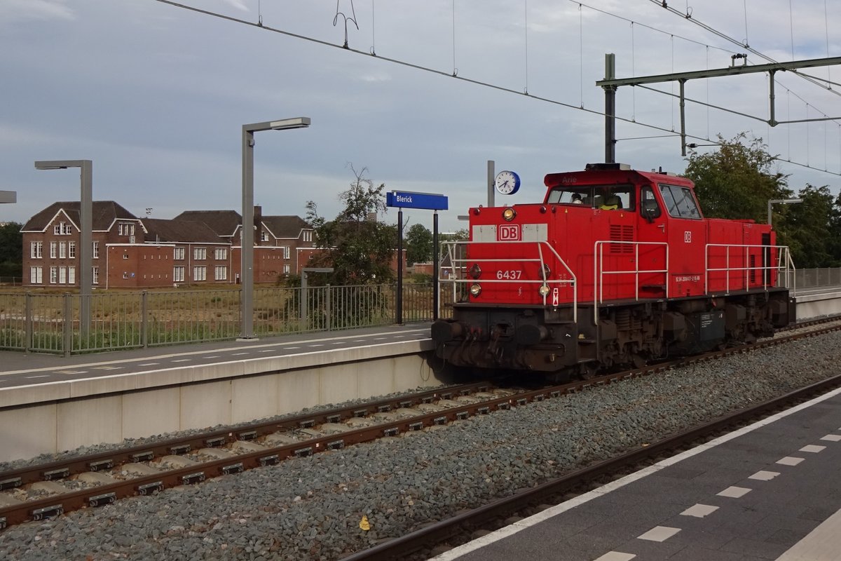 Solofahrt für 6437 durch Blerick am Abend von 27 Augustus 2020.