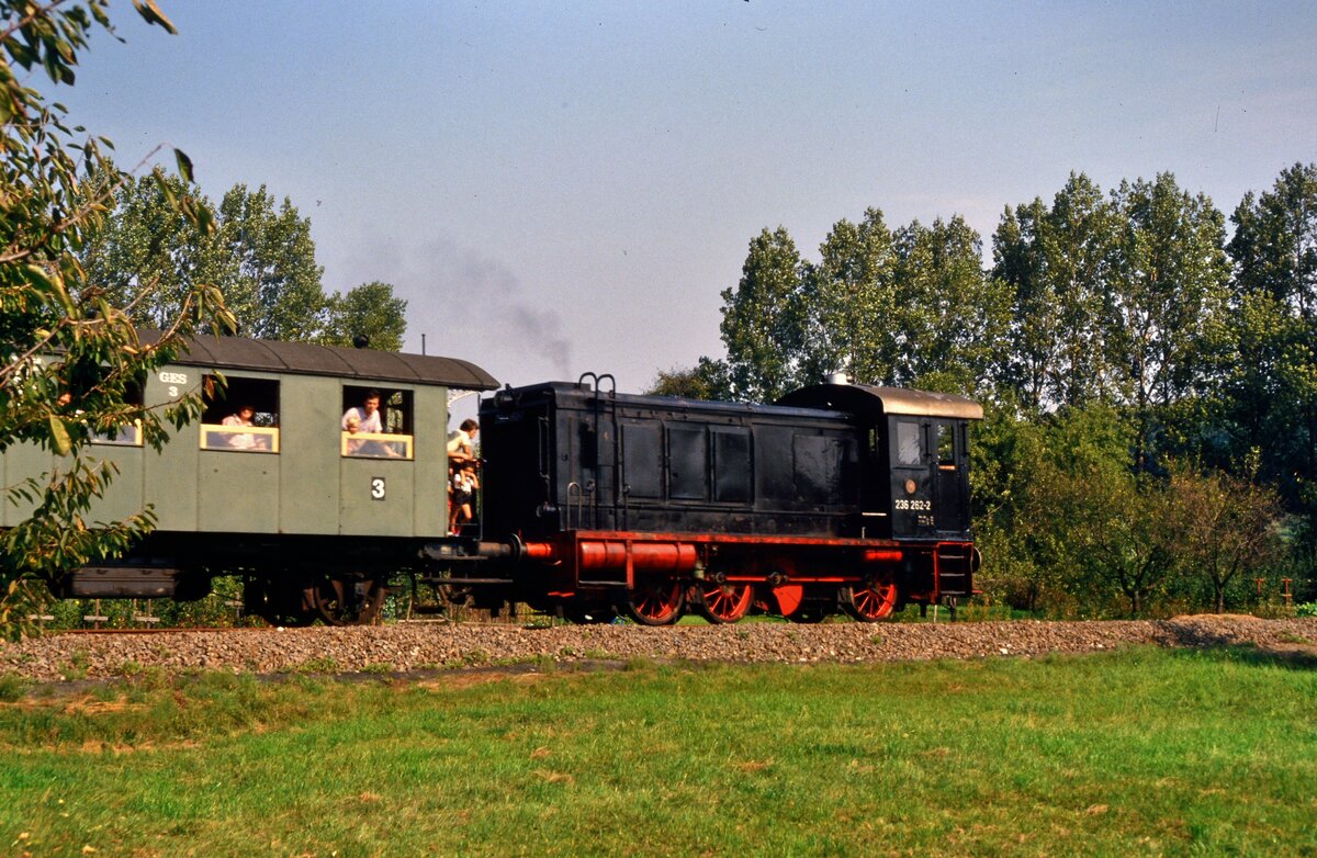 Sonderfahrt am 22.09.1985 auf der DB-Nebenbahn Kirchheim-Weilheim mit Lok 236 262-2