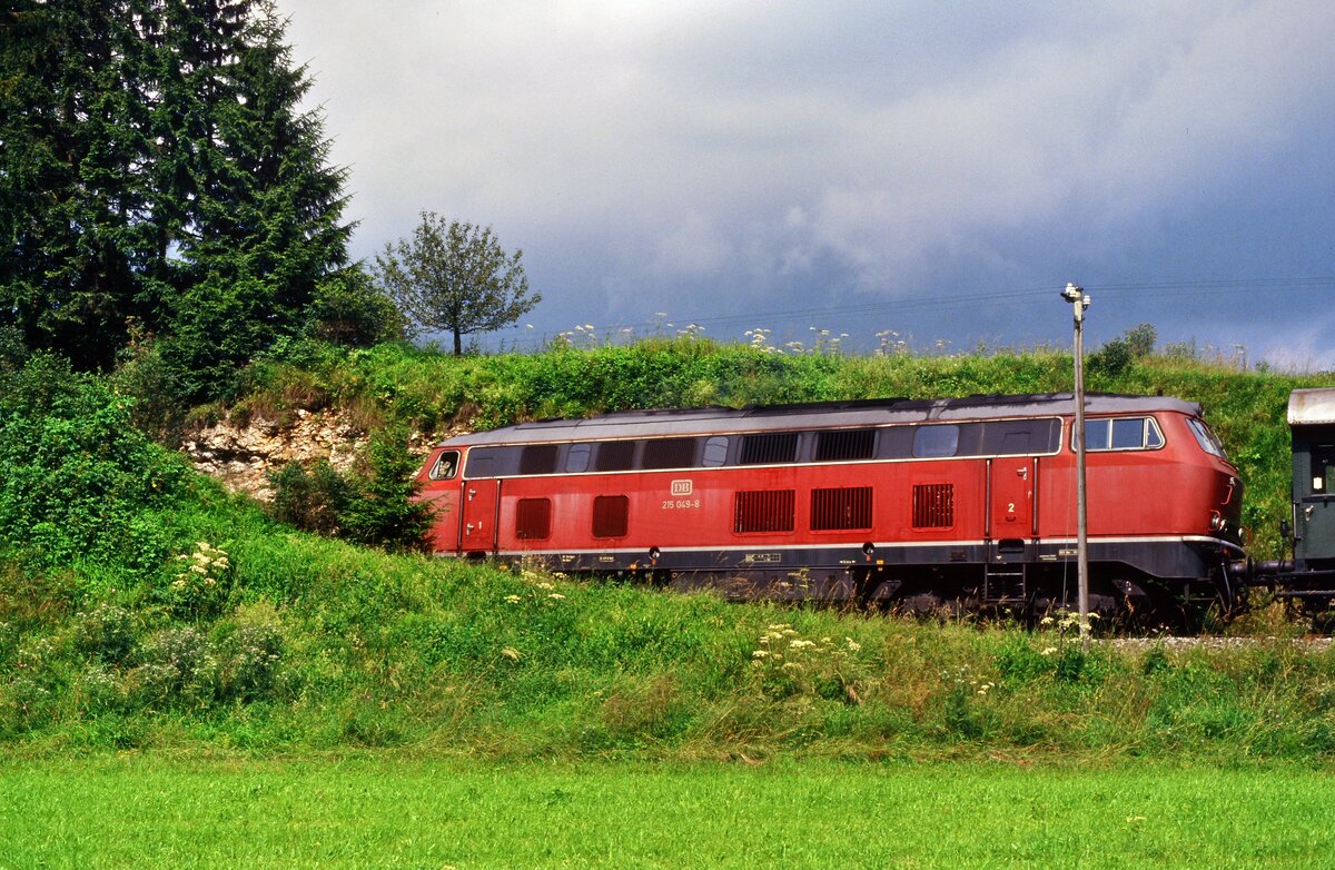 Sonderfahrt auf der Hohenzollerischen Landesbahn mit DB-Diesellok 215 049-8 (06.04.1985)