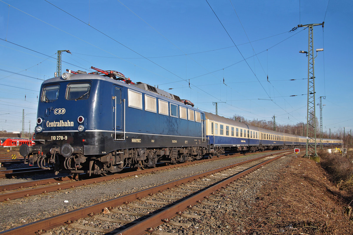 Sonderzug mit Lokomotive 110 278-9 am 16.01.2020 in Mönchengladbach.