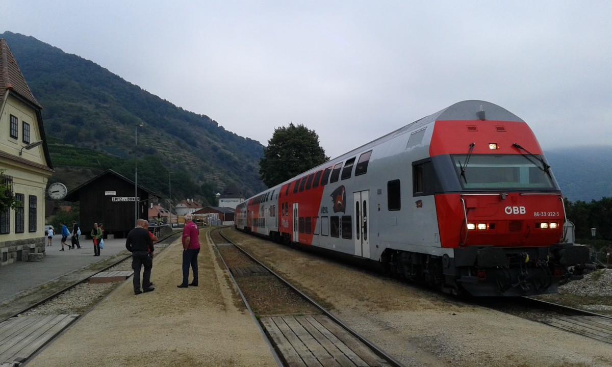 Sonderzug zum Wachaumarathon in Spitz an der Donau am 13.09.2015