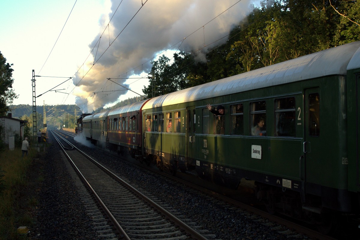 Sonderzug zur 150 Jahre Eisenbahn in Karlsbad. Hier kurz vor der Elstertalbrücke bei Jocketa am 19.09.2015
