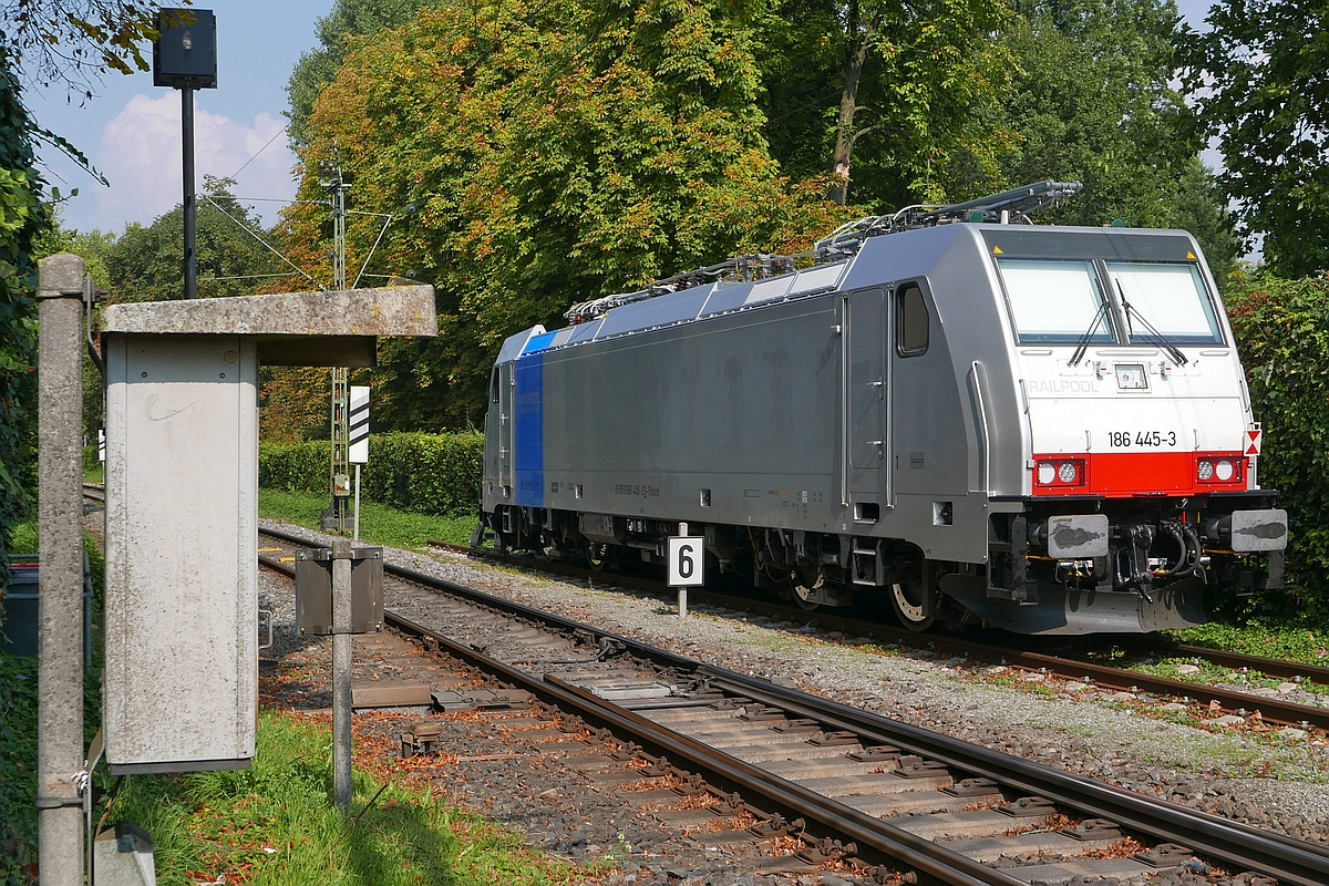 Sonntagsruhe für 186 445-3 von RAILPOOL in Konstanz (24.09.2017).