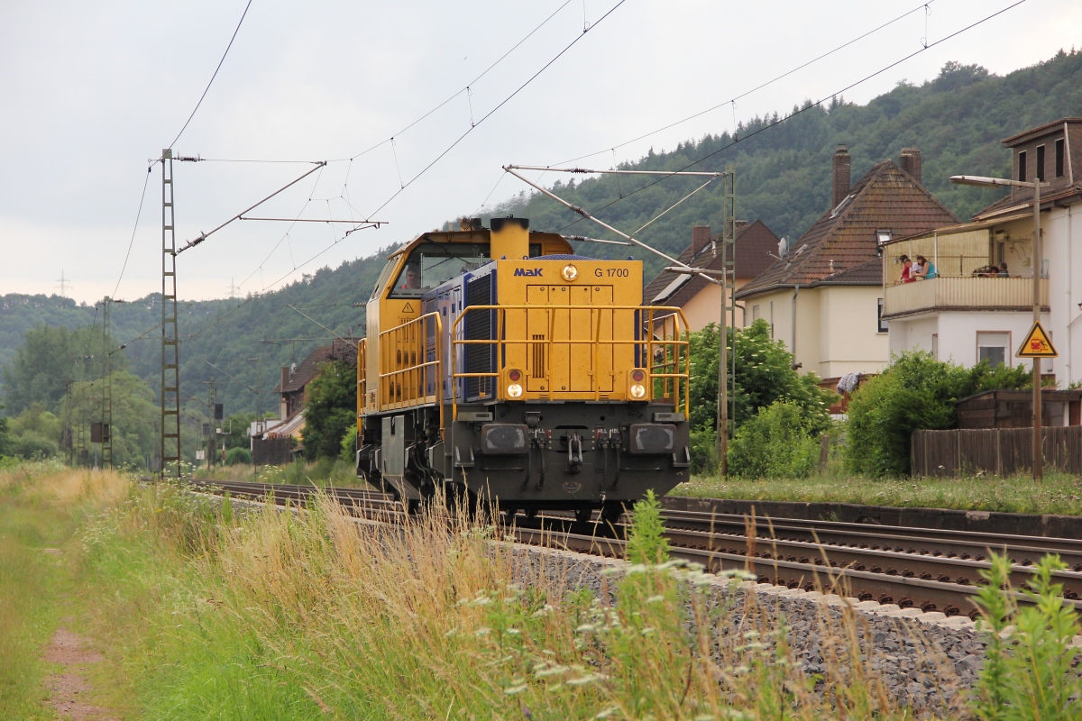 Später am 05.07.2013 kam 277 003-0 dann als Tfzf aus Richtung Bad-Hersfeld zurück gen Bebra. Aufgenommen in Ludwigsau-Friedlos.