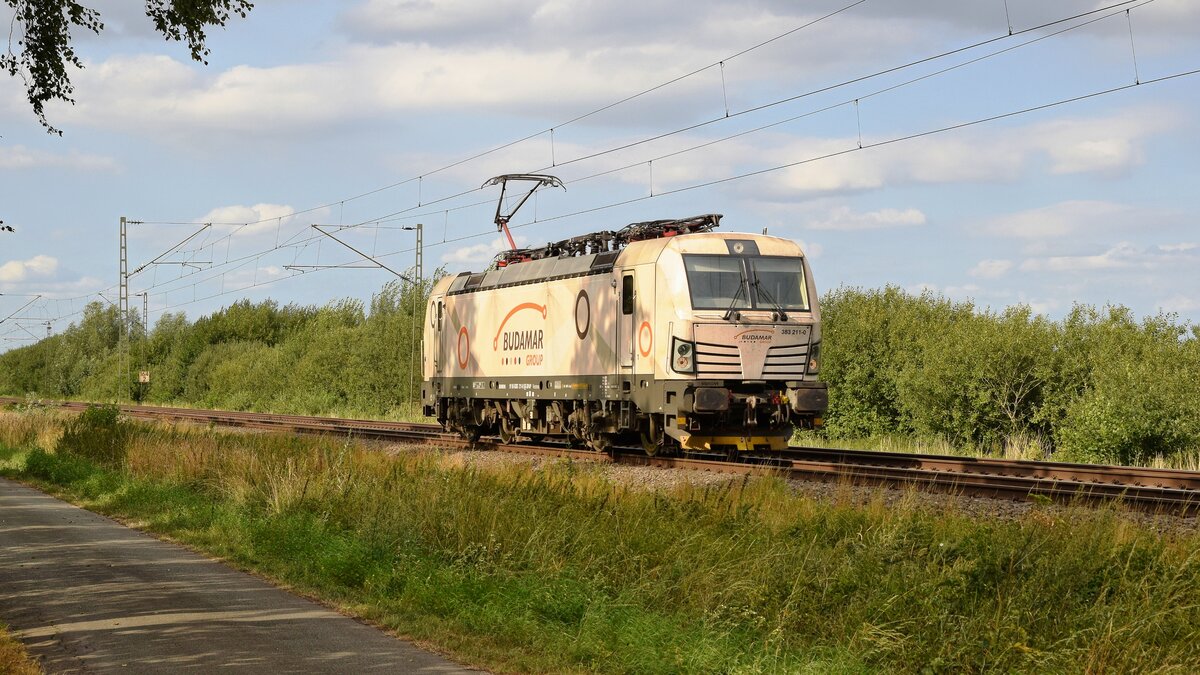 SPAP (Budamar-Gruppe) 383 211 in Richtung Osnabrück (bei Lembruch, 20.08.2022).