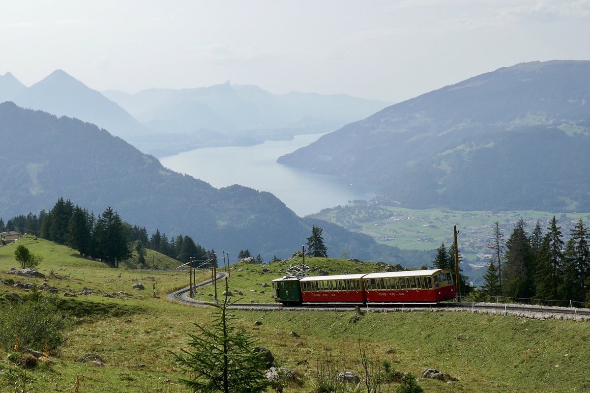 SPB Zug auf dem Weg auf die Schynigen Platte kurz nach dem Halt in Breitlauenen am 26.8.17.
