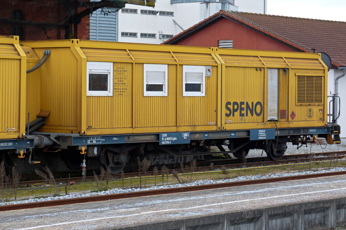  Speno-Wagen  im  Bahnhof Plattling 27.02.2016