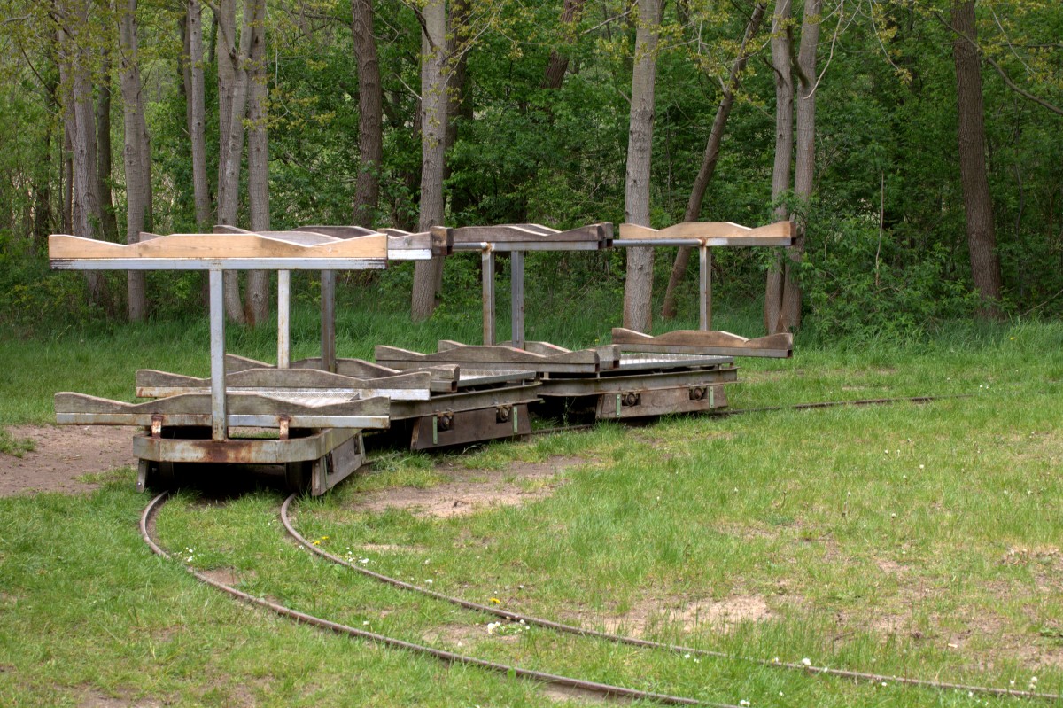 Spezialloren zum Bootstransport. 18.05.2015  12:43 Uhr.
Wendeschleife am Pagelsee, Nähe Granzin.