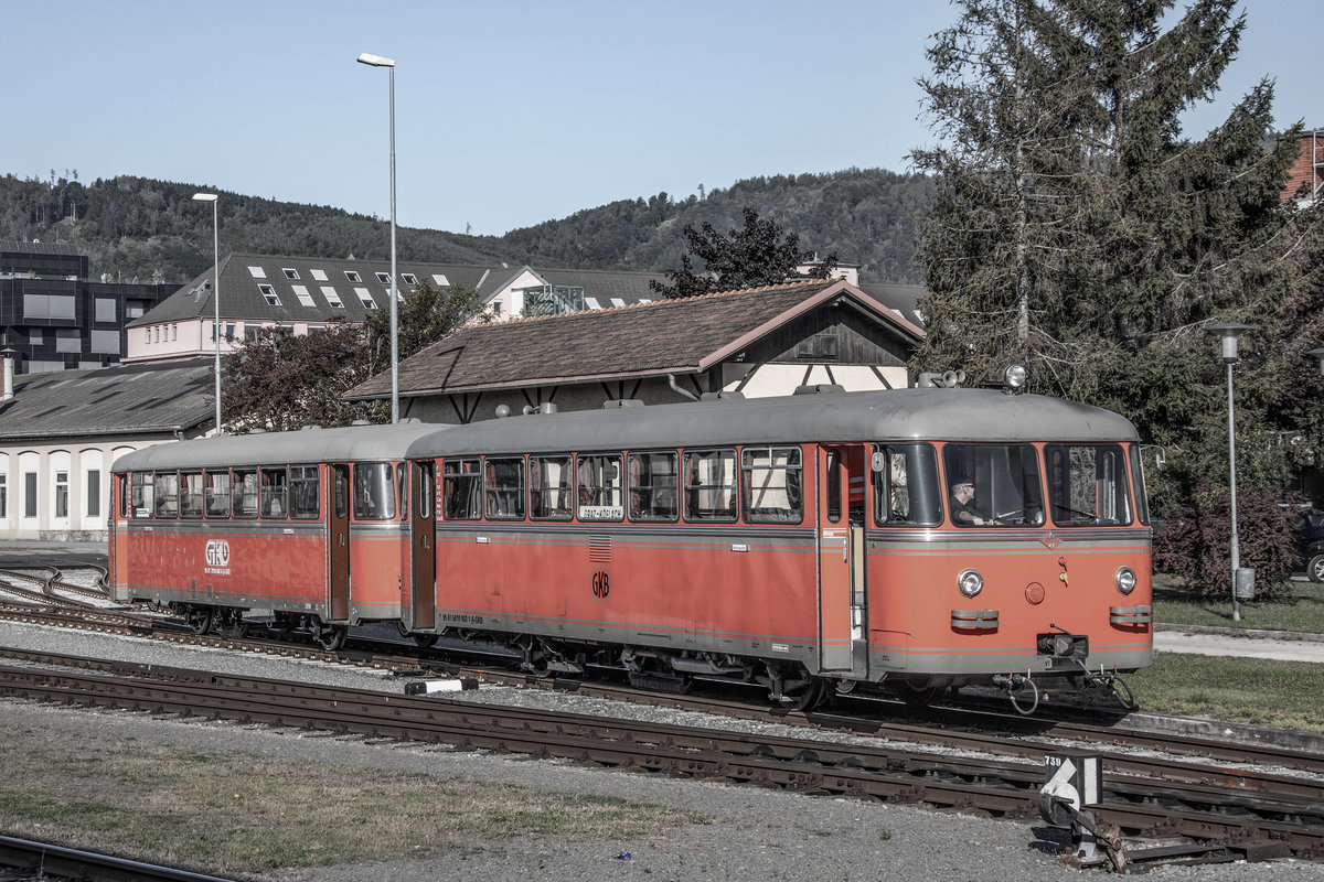 Spiegel Spiegel Schulter Blick ,.... 

Vt10.02 bei Verschubarbeiten am Graz Köflacher Bahnhof. 
20.09.2019