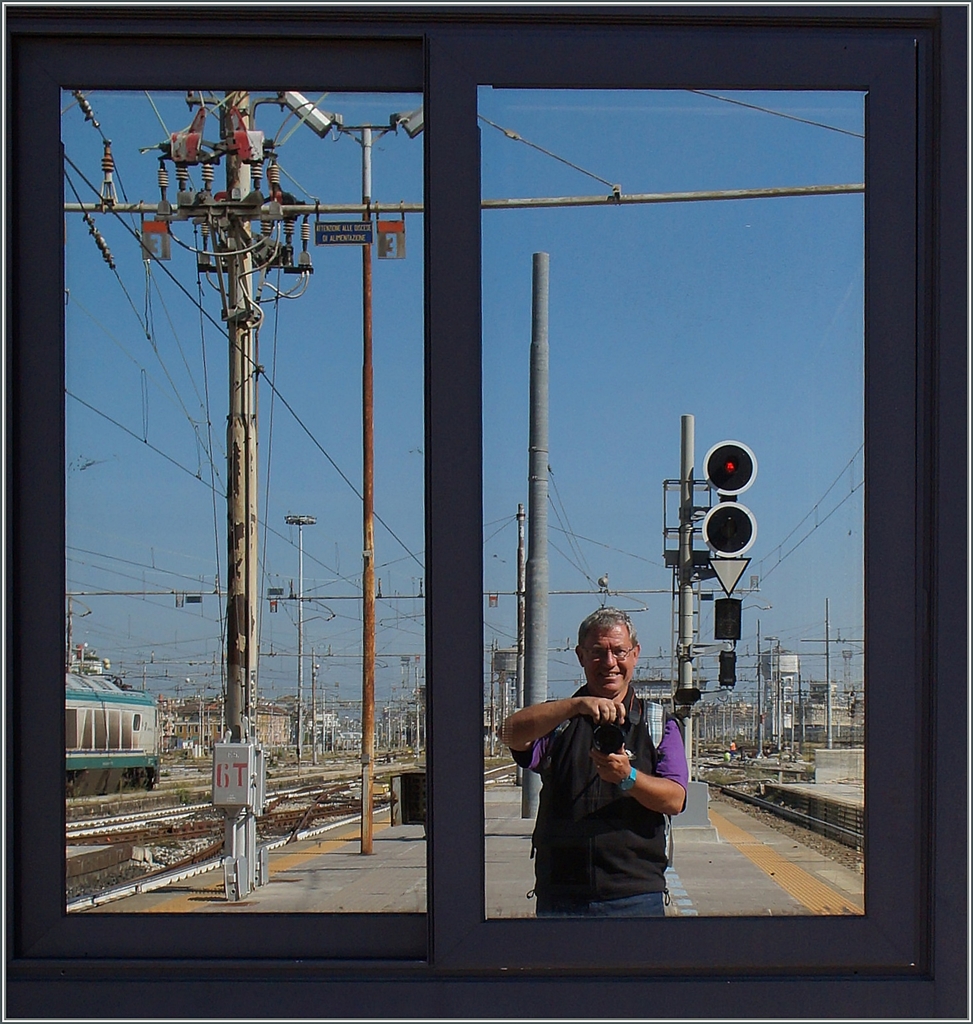 Spielglein Spieglein am Bahnhof, wer...
Milano im Sept. 2014