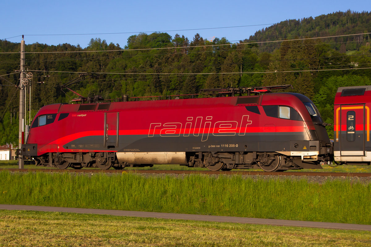  Spirit of Germany . Railjet Leerzug gen Feldkirch in Dornbirn Haselstauden. 7.5.20; 1116 208-0