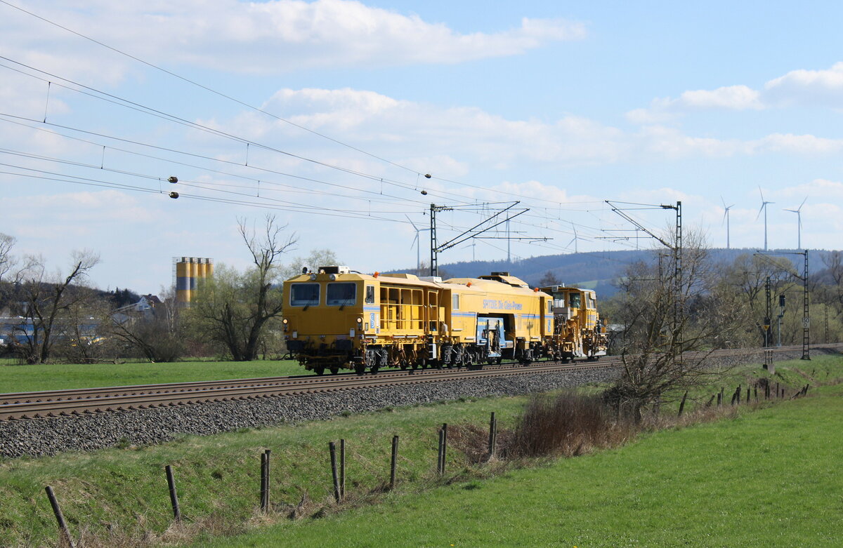 Spitzke 09-3X Dynamic Stopfexpress (D-SPAG 99 80 9123 001-6) unterwegs in Richtung Bebra, am 05.04.2023 in Hauneck.