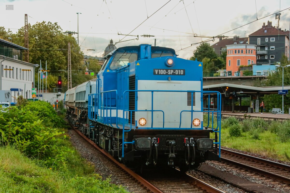 Spitzke SLG V100-SP-010 mit Schotterzug in Wuppertal, September 2025.