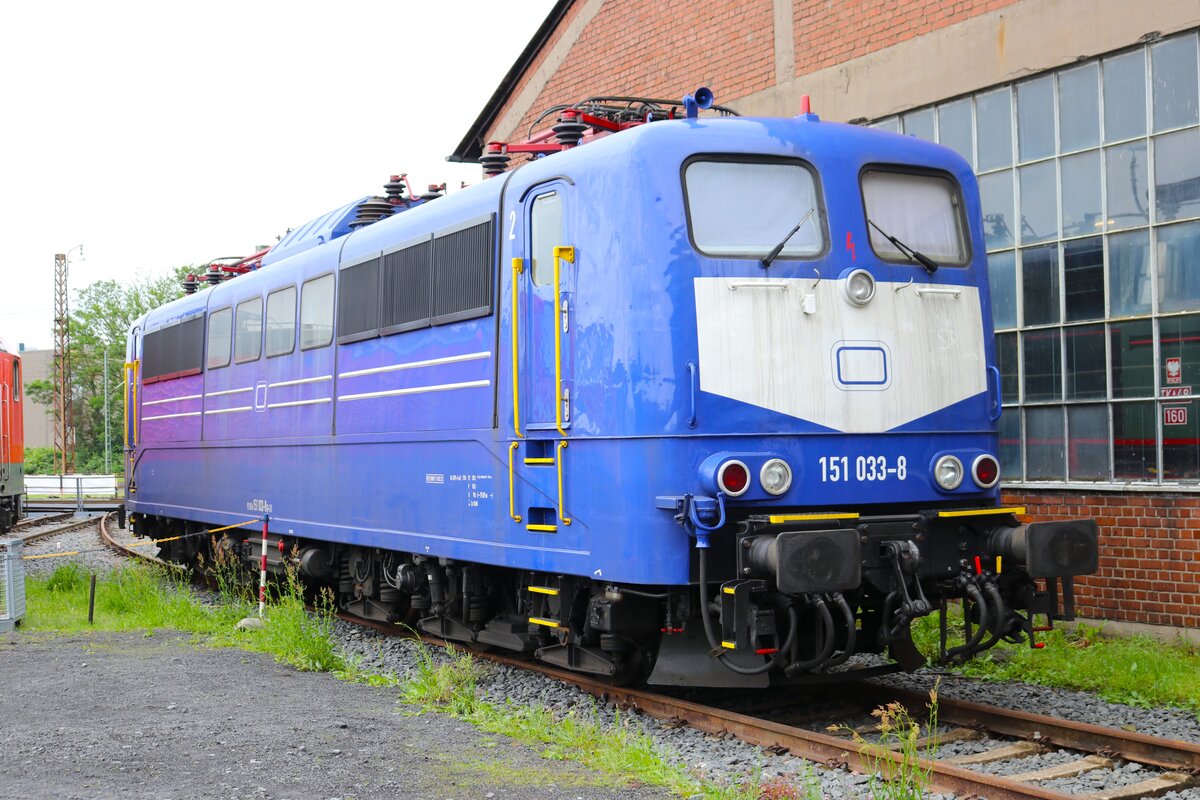 SRI 151 033-8 am 01.06.24 beim Lokschuppenfest in Hanau