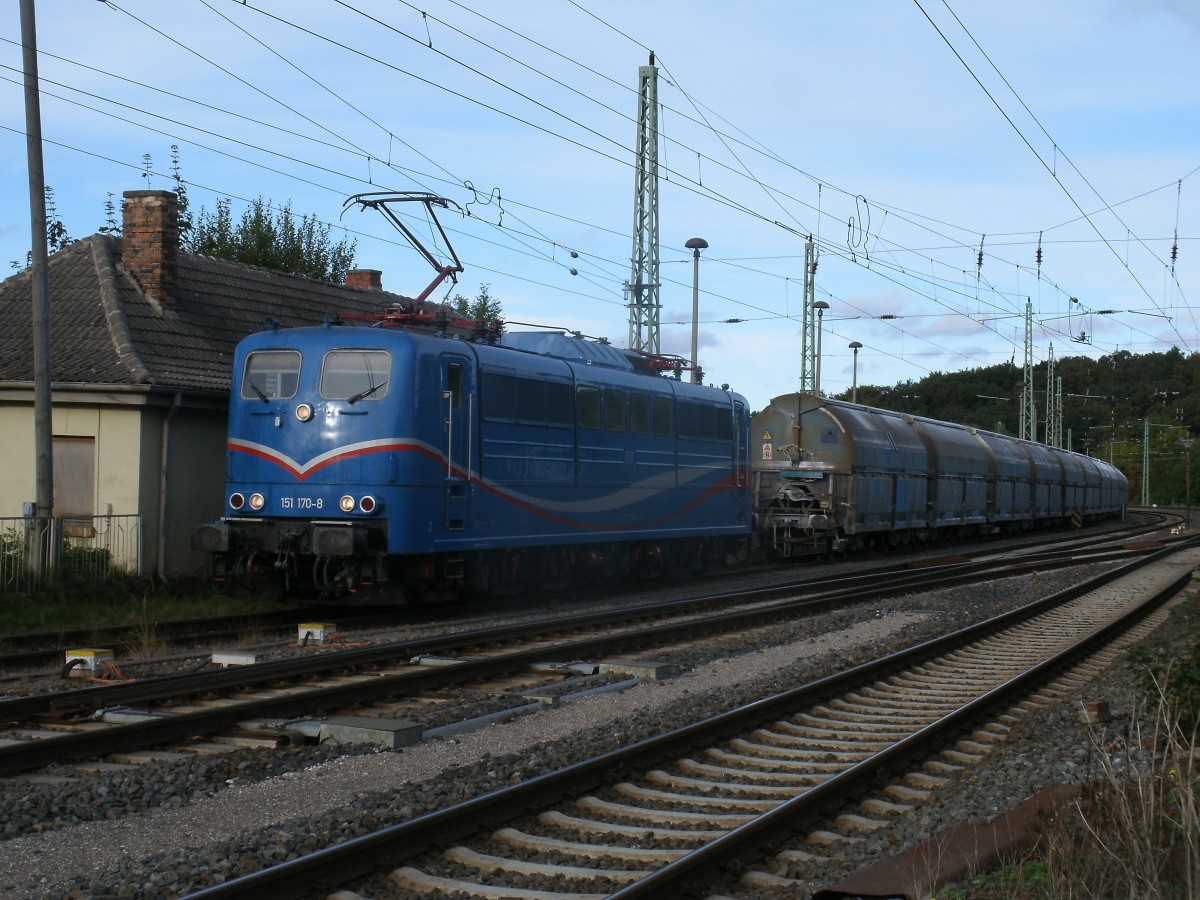 SRI 151 170 hatte,am 25.September 2013,die Kreidewagen in Bergen/R�gen abgestellt,danach ging es Lz zur�ck nach Klementelvitz.