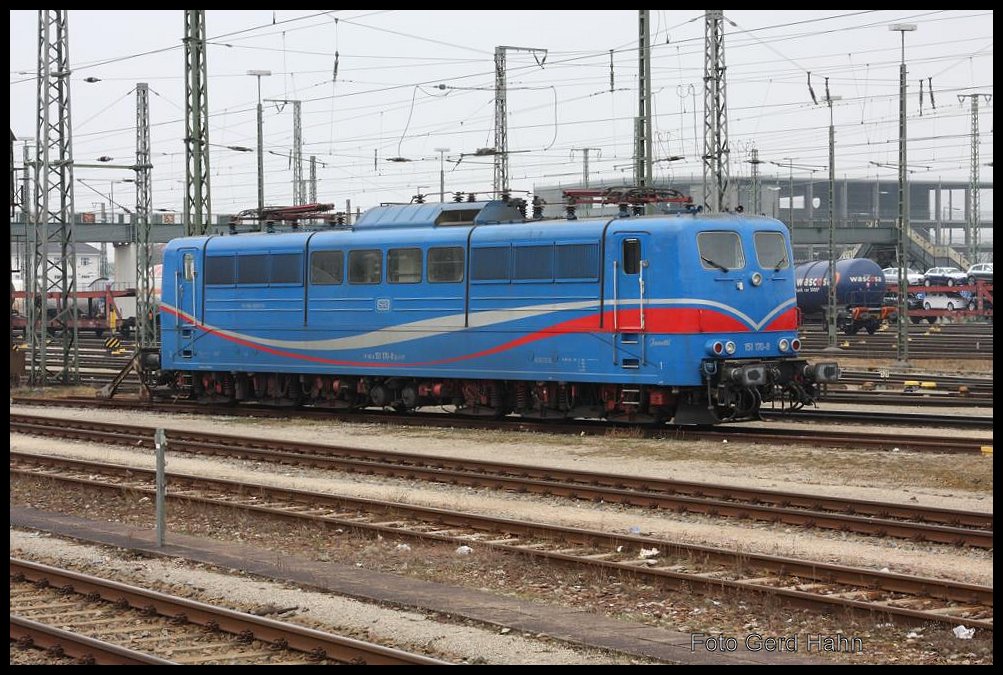 SRI 151100 abgestellt am 22.03.2015 im HBF Ingolstadt.
