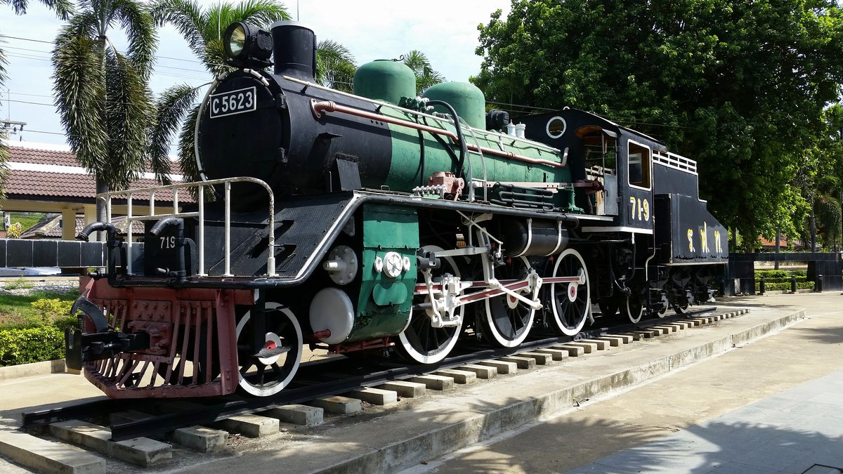 SRT 719 vor der River Kwai Railway Station in Kanchanaburi am 26.05.16.