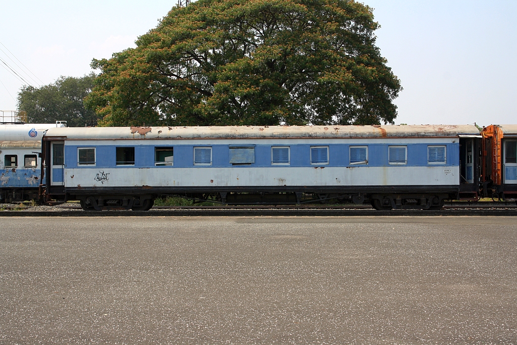 SRT Bauzugwagen บบท.3, Inv.Nr.: 6008037 (บบท.=	รถโบกี้บำรุงทาง/Road maintenance bogies) am 26.März 2023 im Gelände der Sila At Station.

