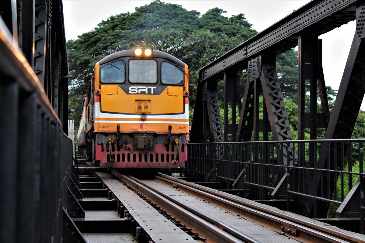 SRT GEK 4017 durchquert mit ORD 257 die Brücke überm Kwai. 12. August 2017